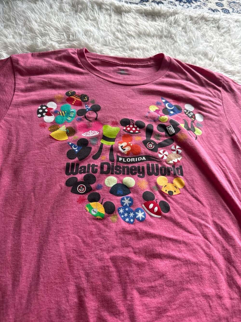 Walt Disney World Pink Ear Hat Collage T-Shirt Florida Size Large - Picture 3 of 5